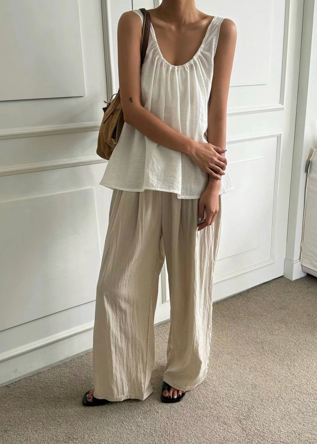 lia vest
