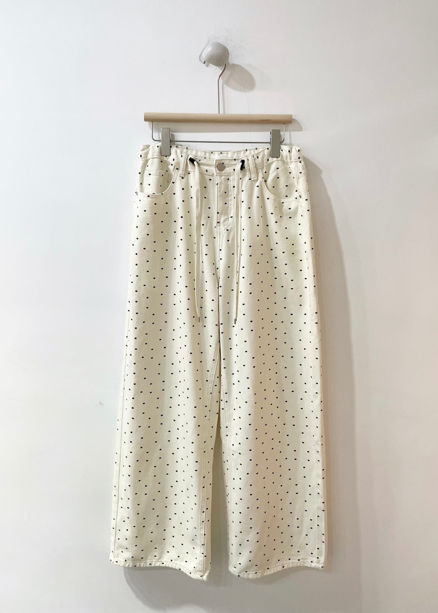 daisy pants (must buy!)