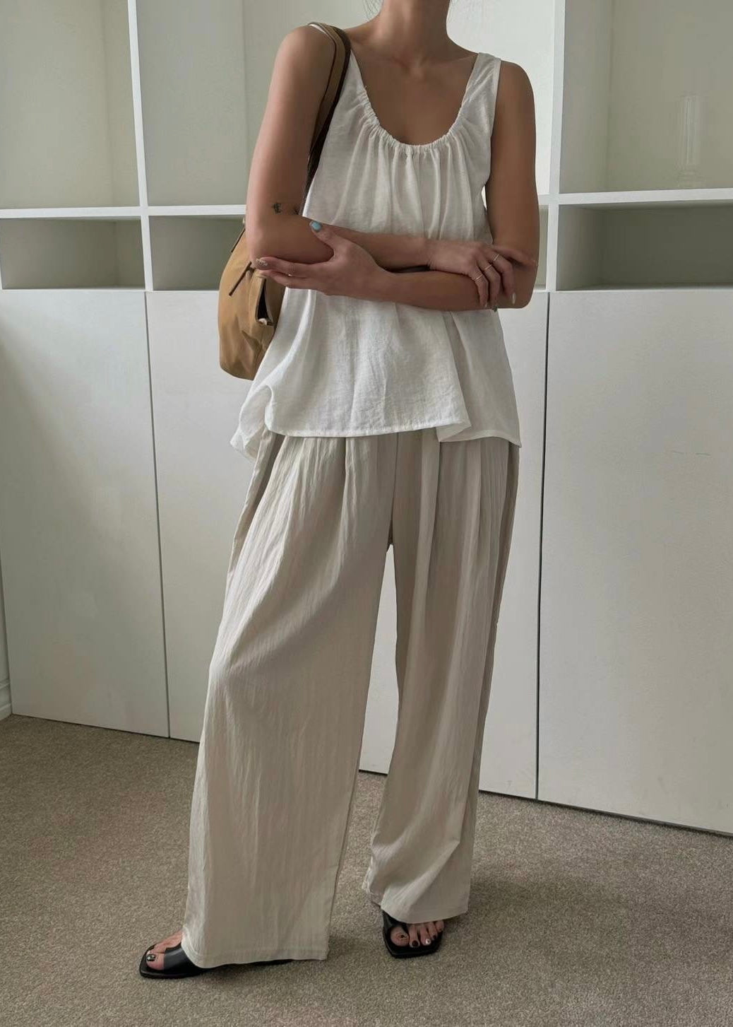 lia vest
