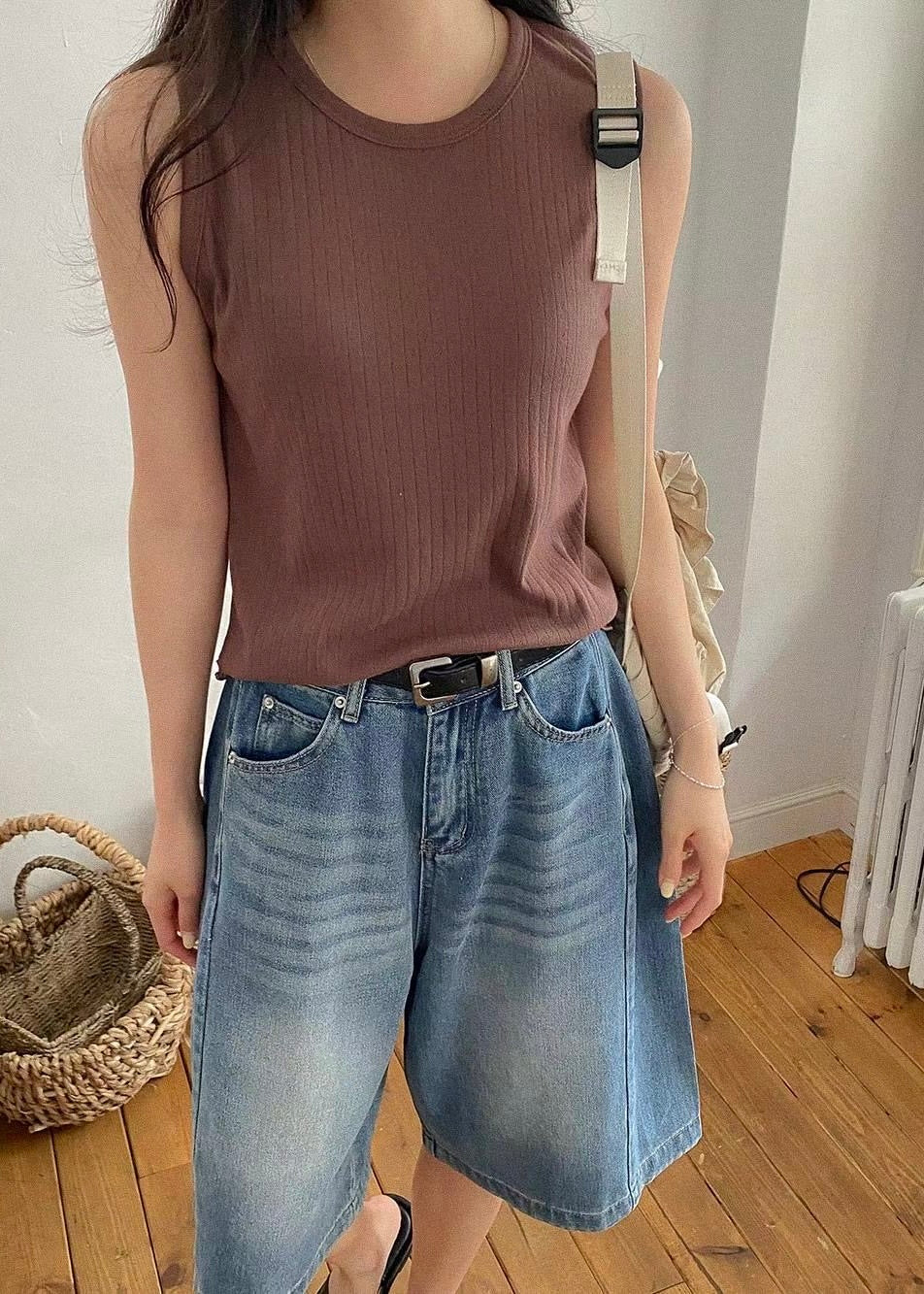 saki vest
