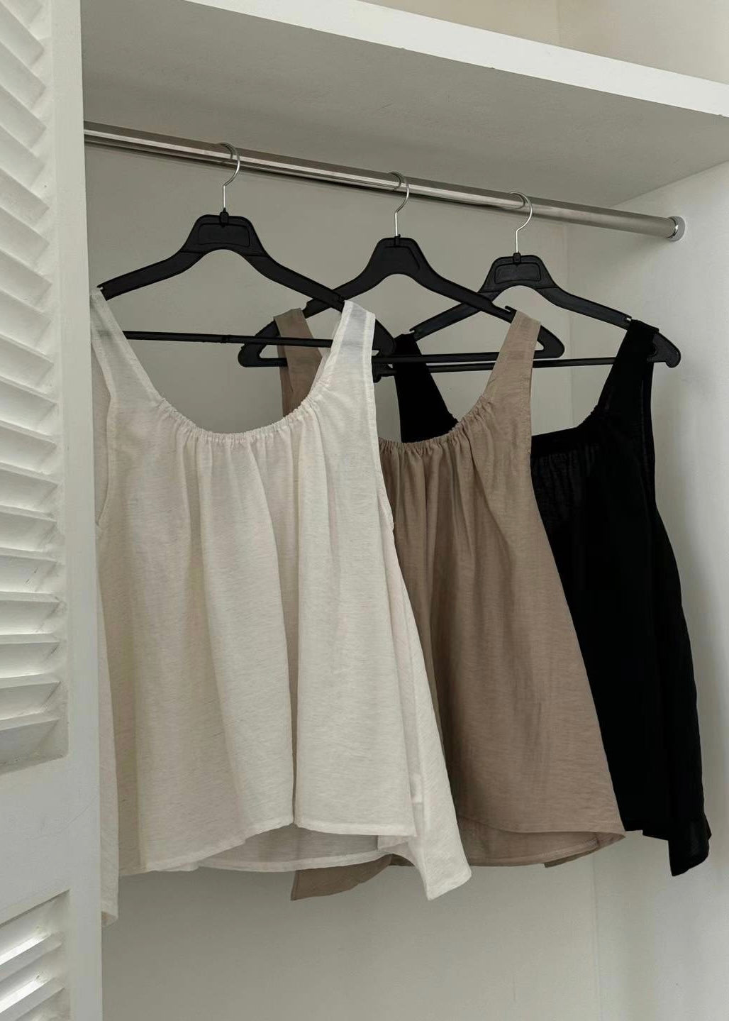 lia vest