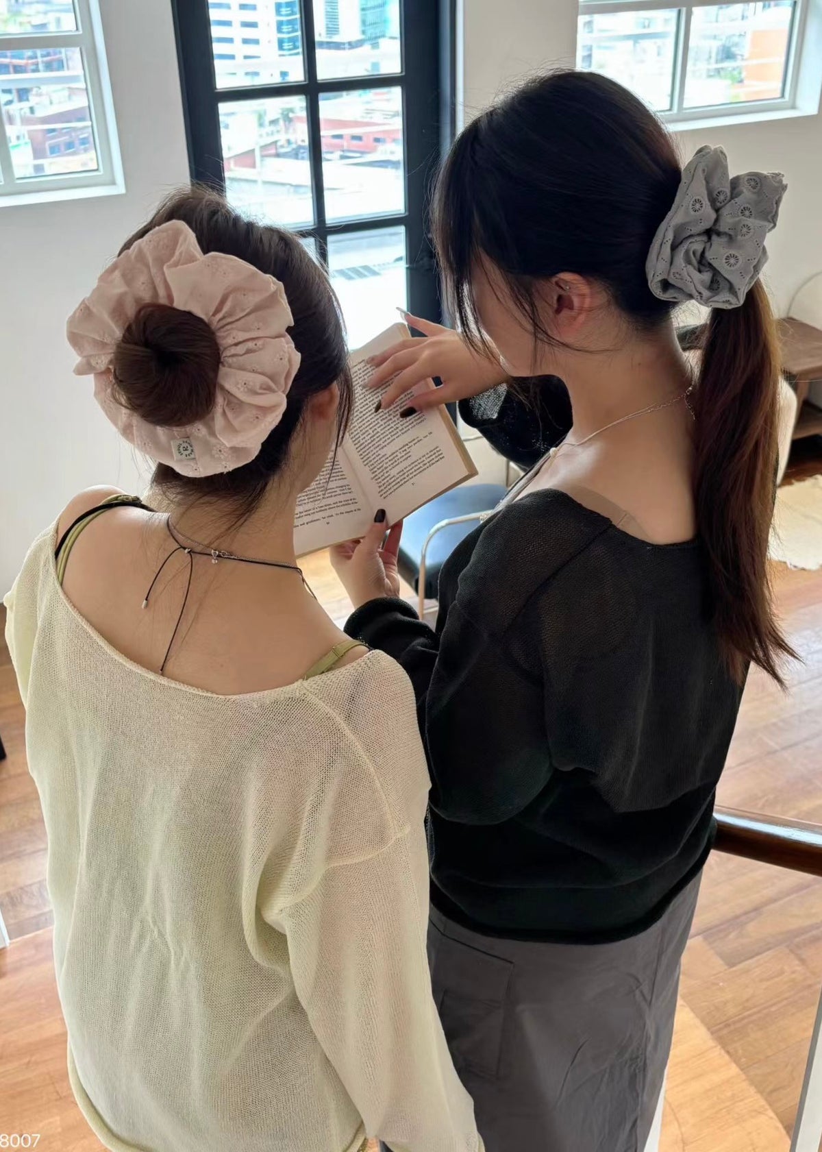 scrunchie:10