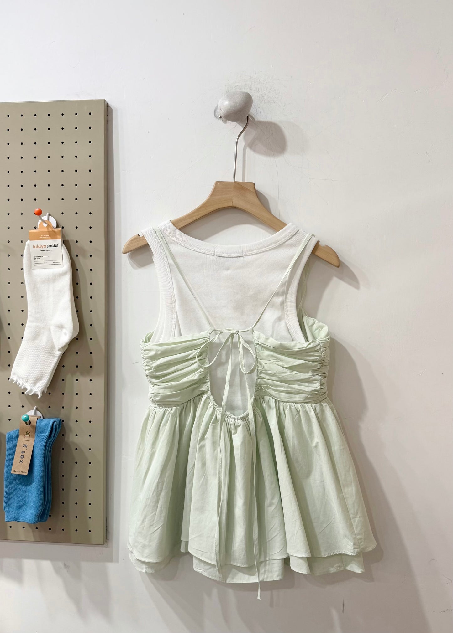 minty vest (must buy!)