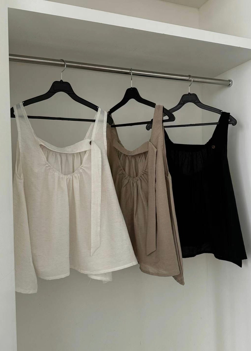 lia vest