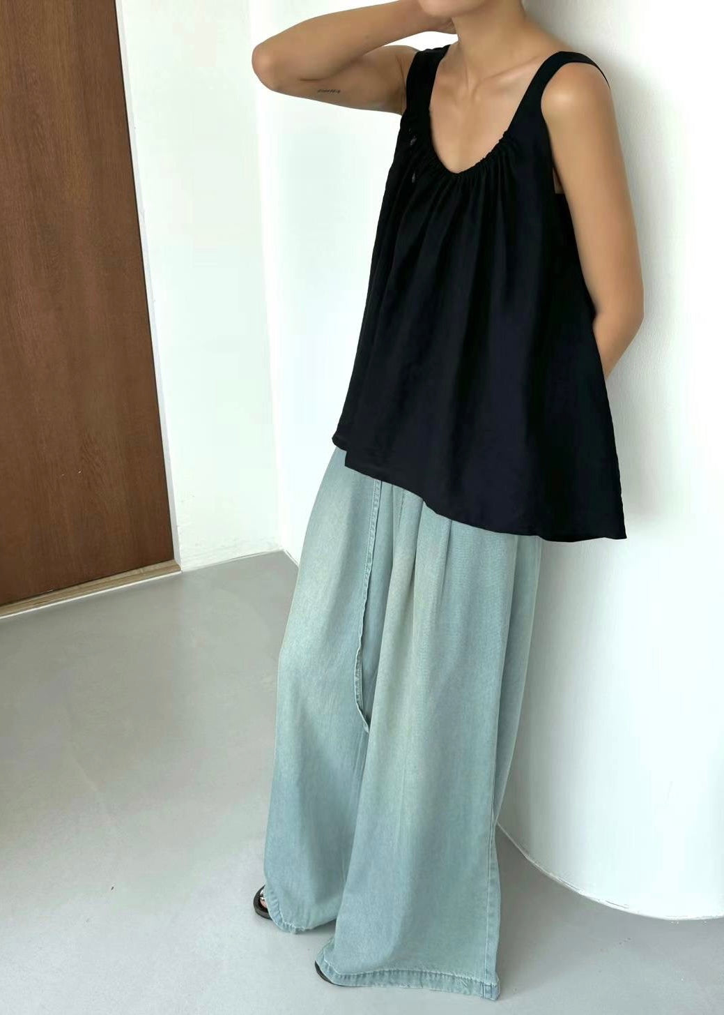 lia vest