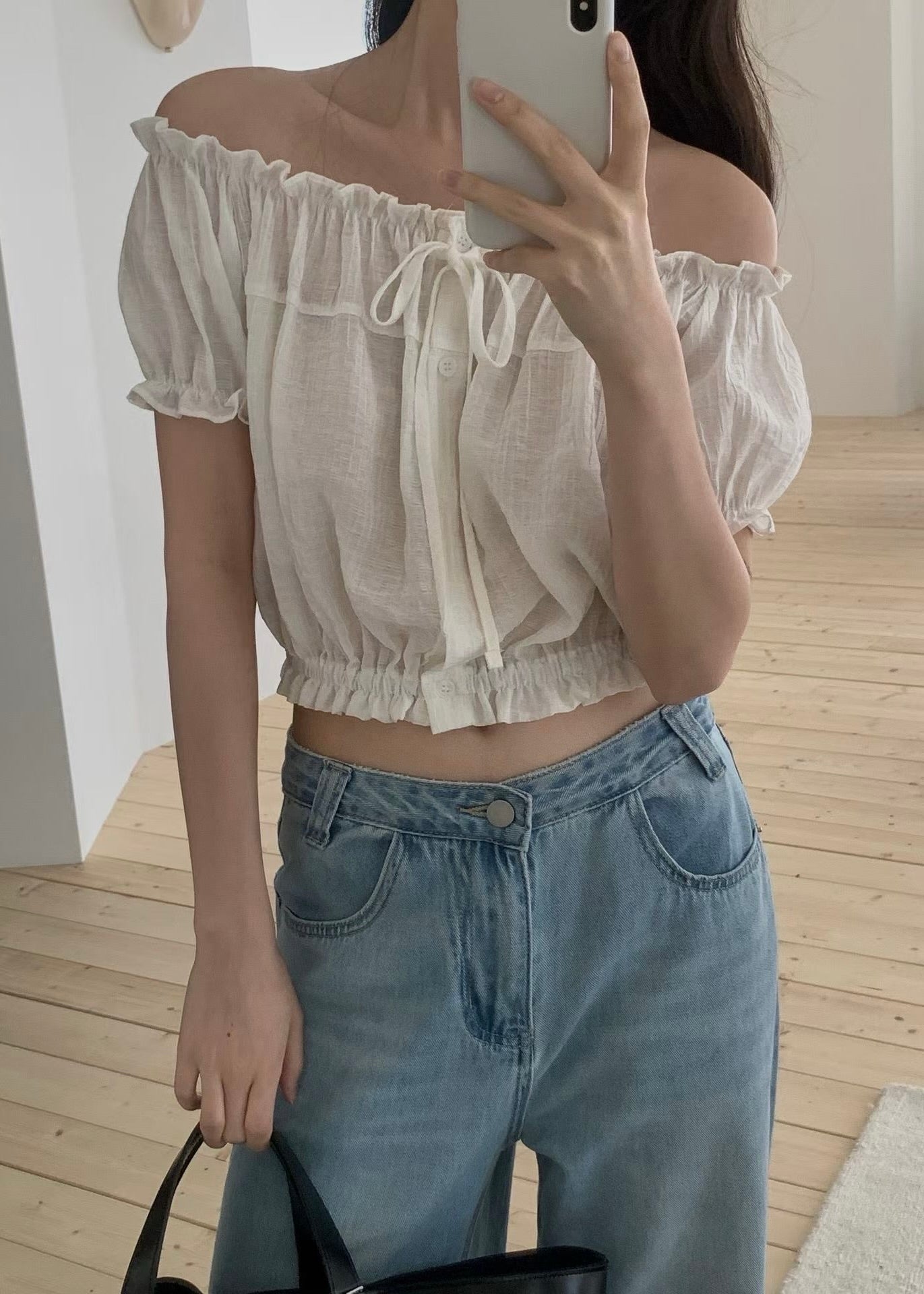 claire top ๐จ must buy!!