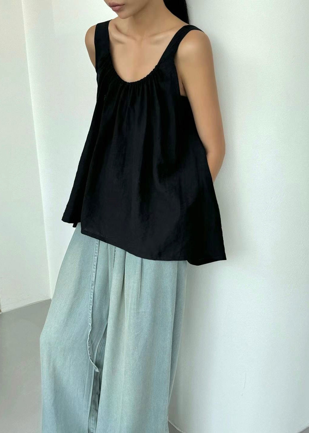 lia vest