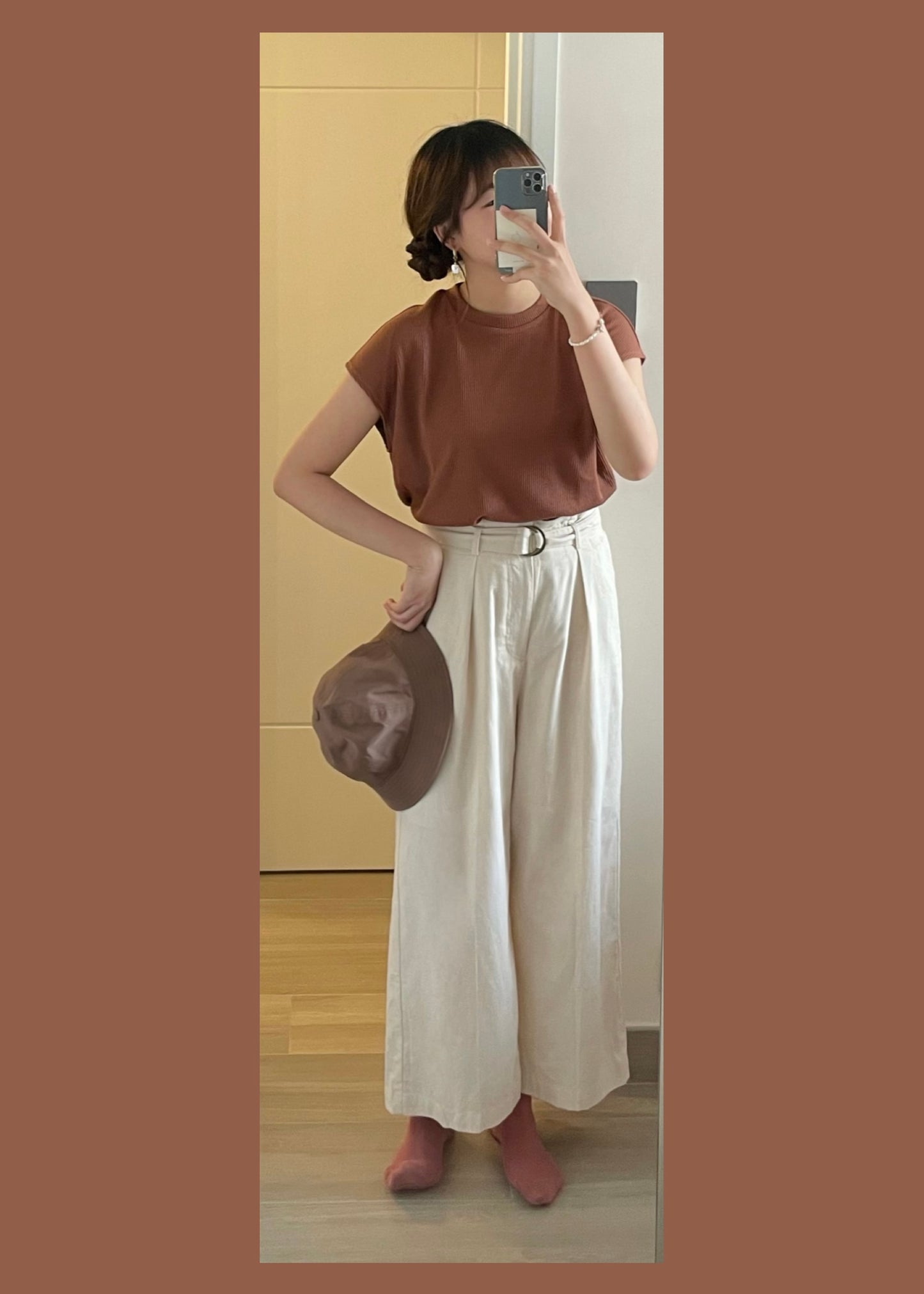 must buyの french sleeve top