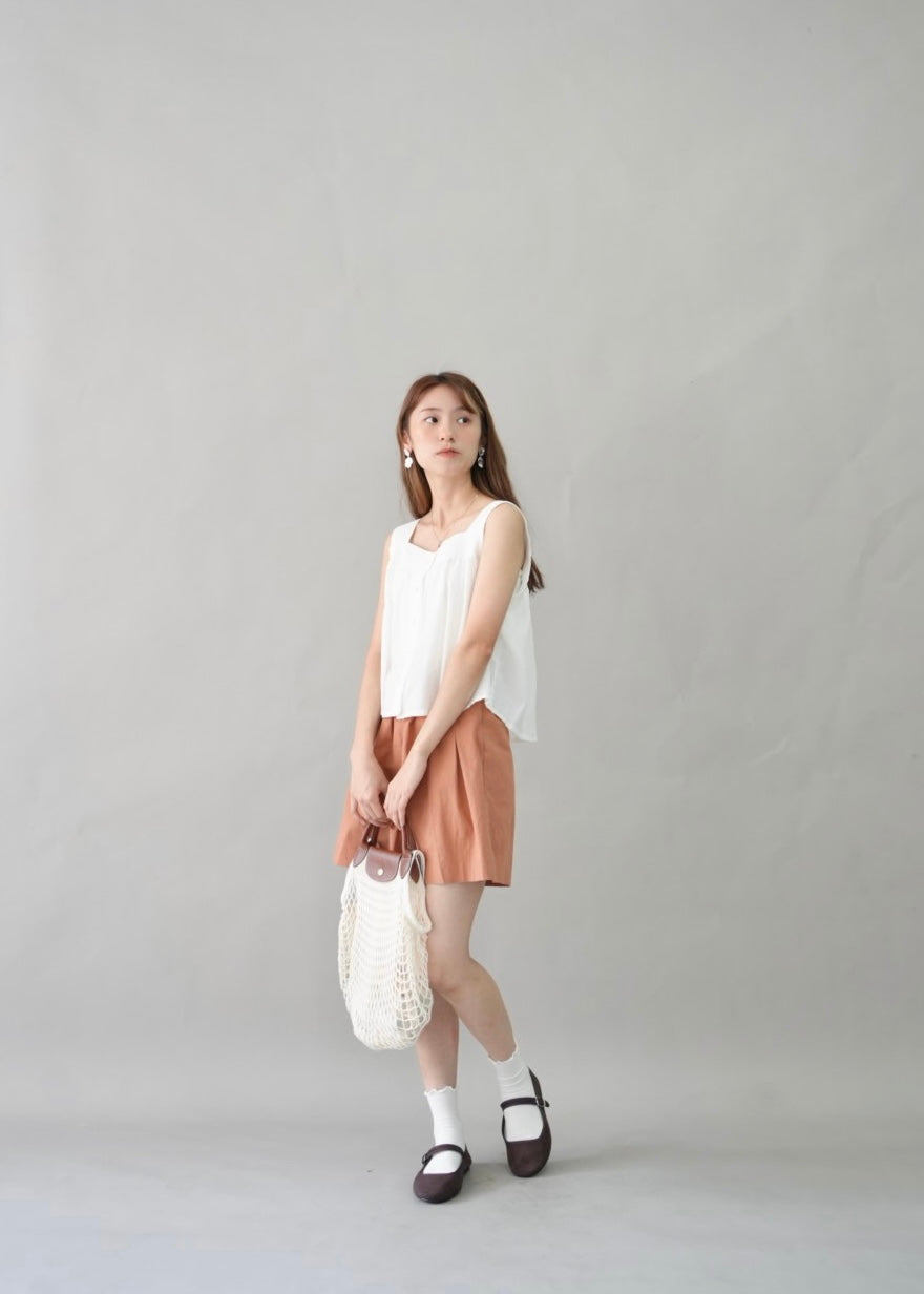 anna vest ( must buy! )