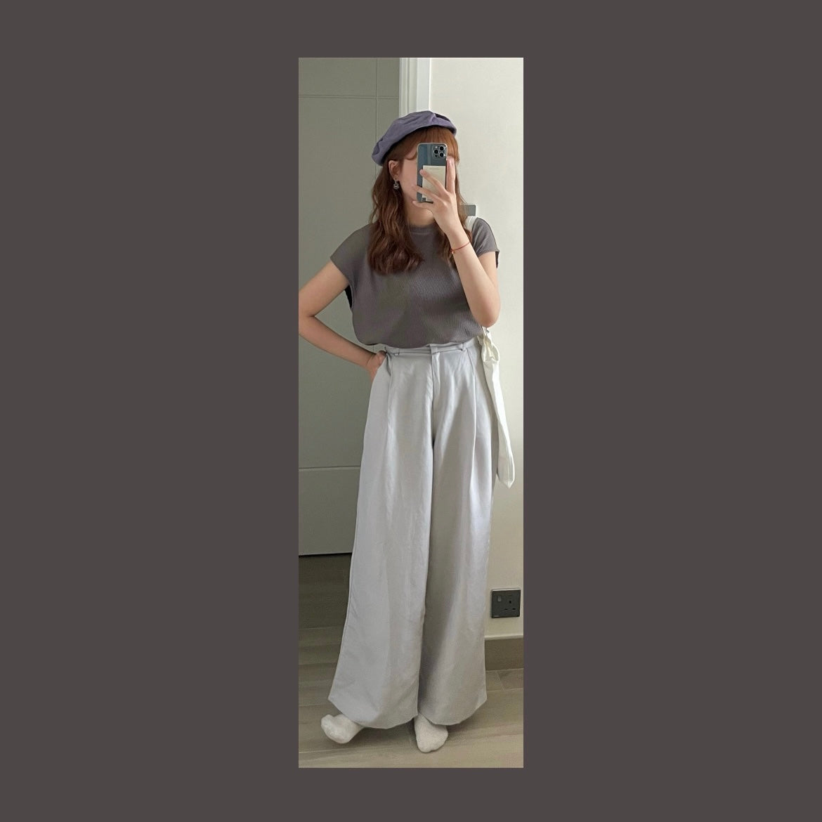 must buyの french sleeve top