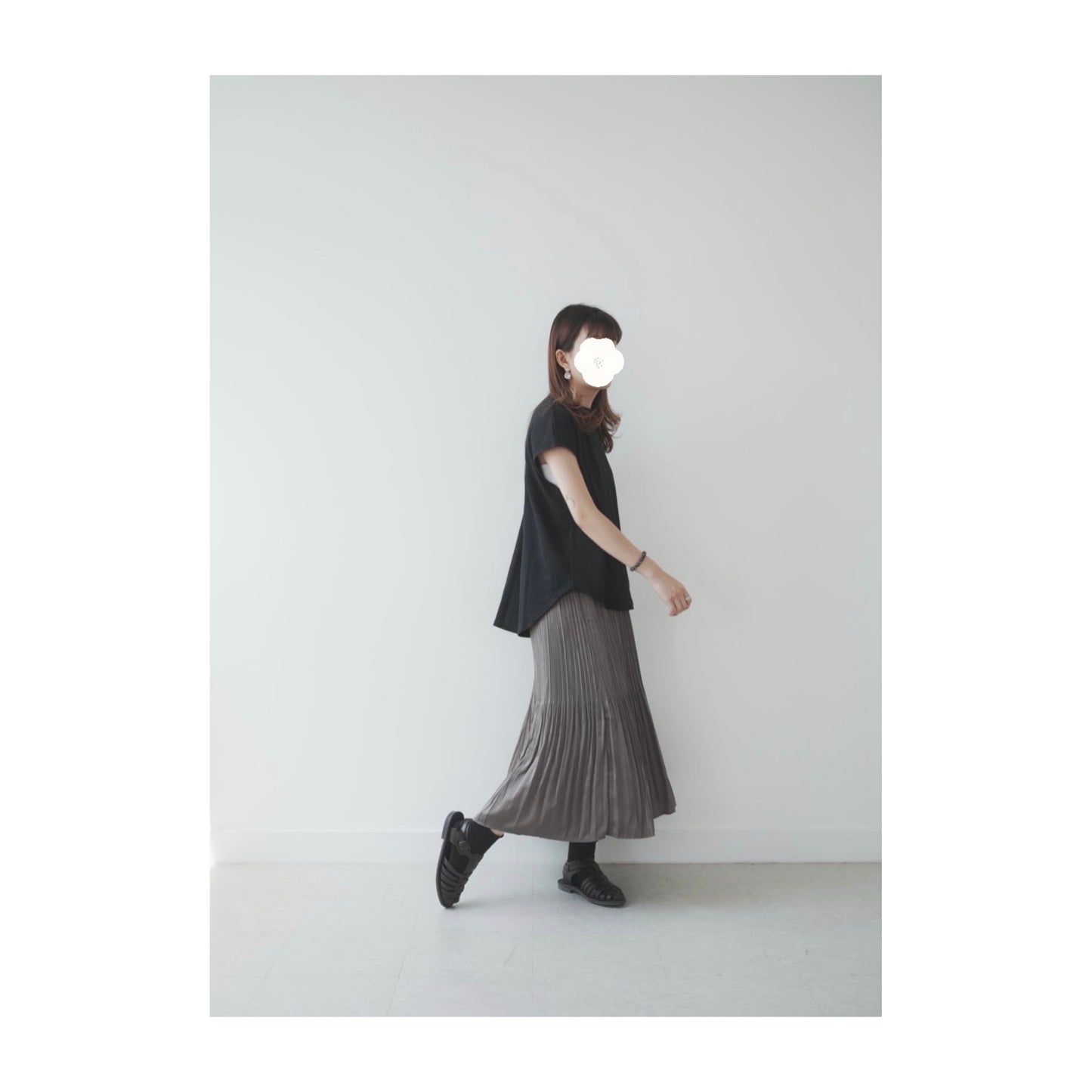 must buyの french sleeve top