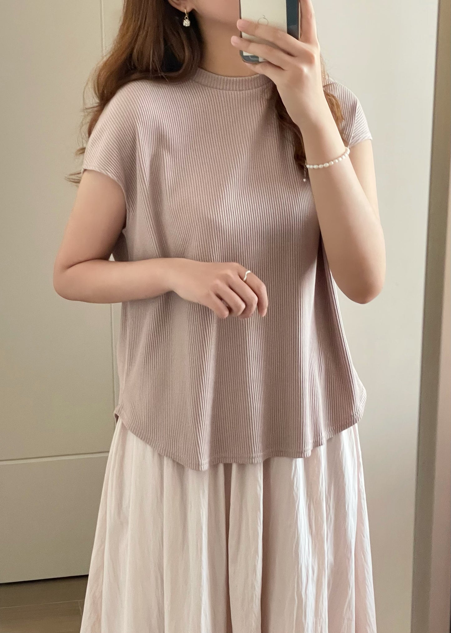 must buyの french sleeve top