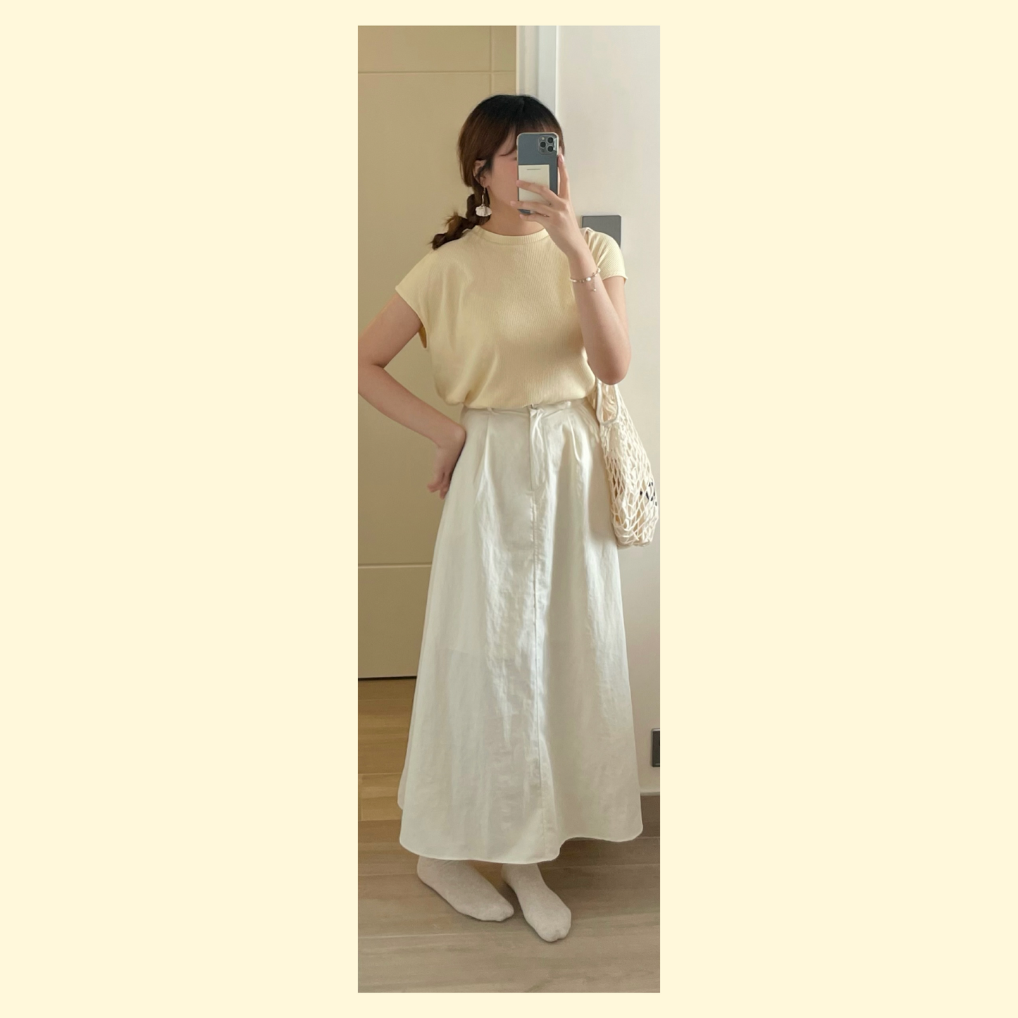 must buyの french sleeve top