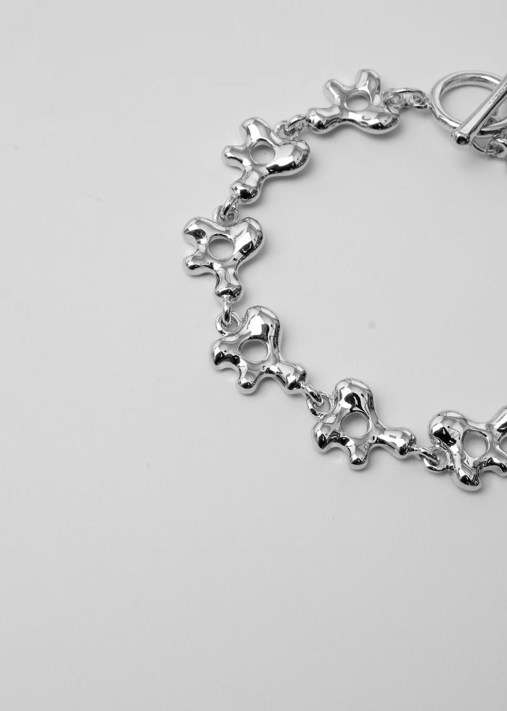 bracelet : 17
