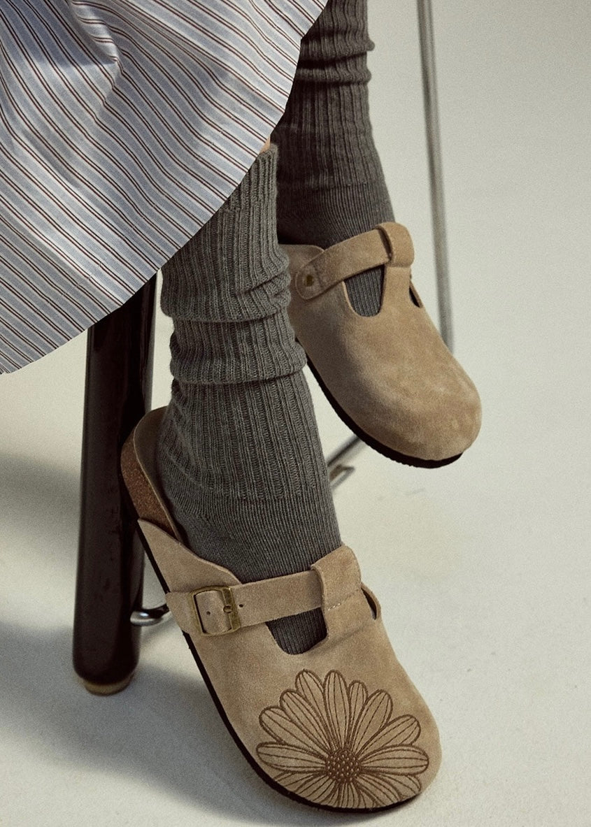 Mardi Mercredi 代購🕊️ CLASSIQUE T-STRAP SUEDE MULE (TAUPE)