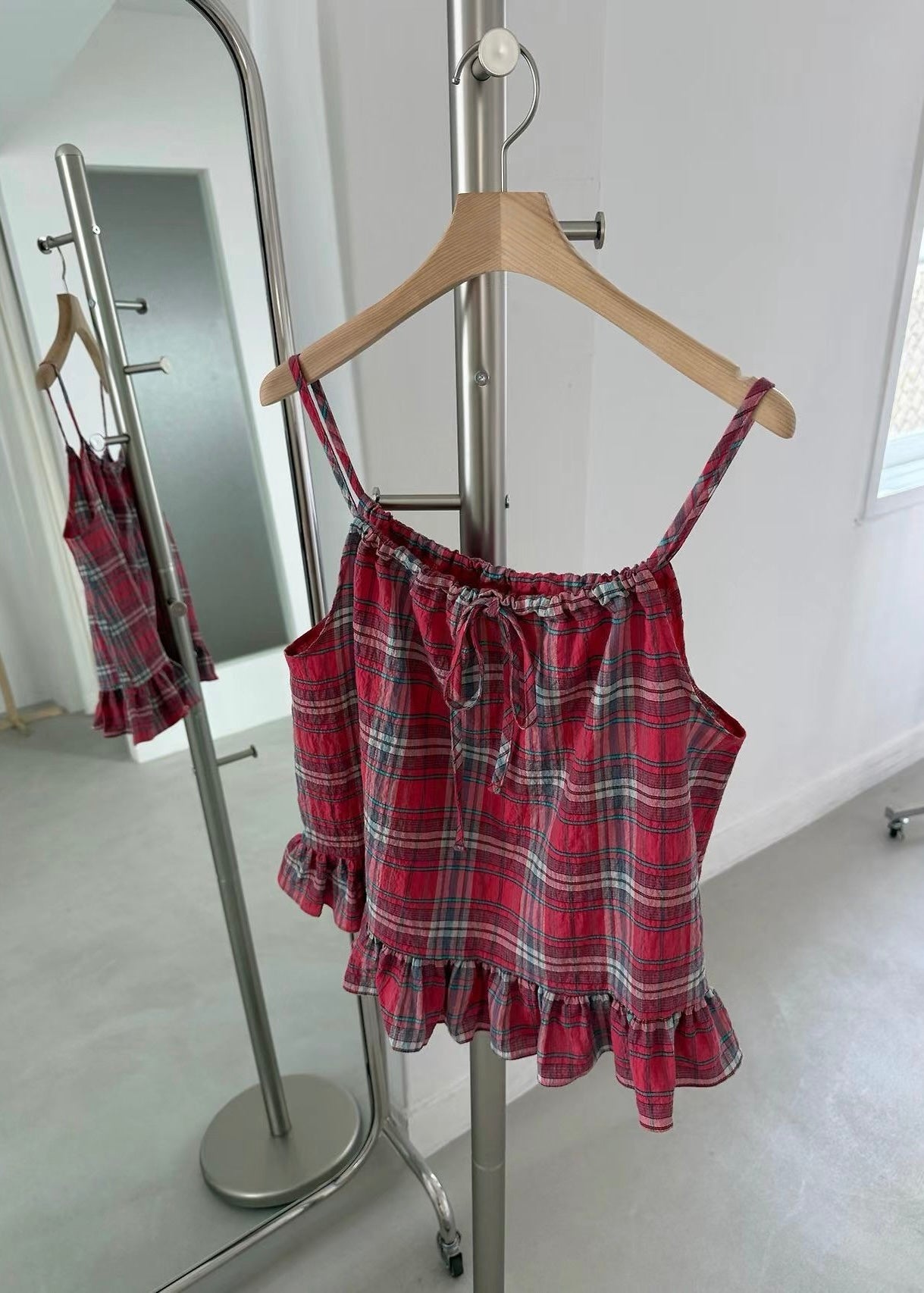 mio vest