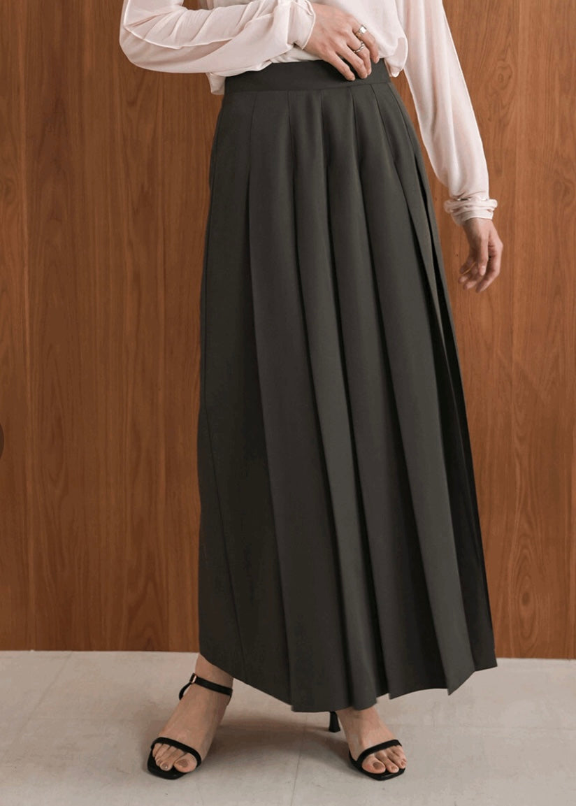 kiri pleats skirt