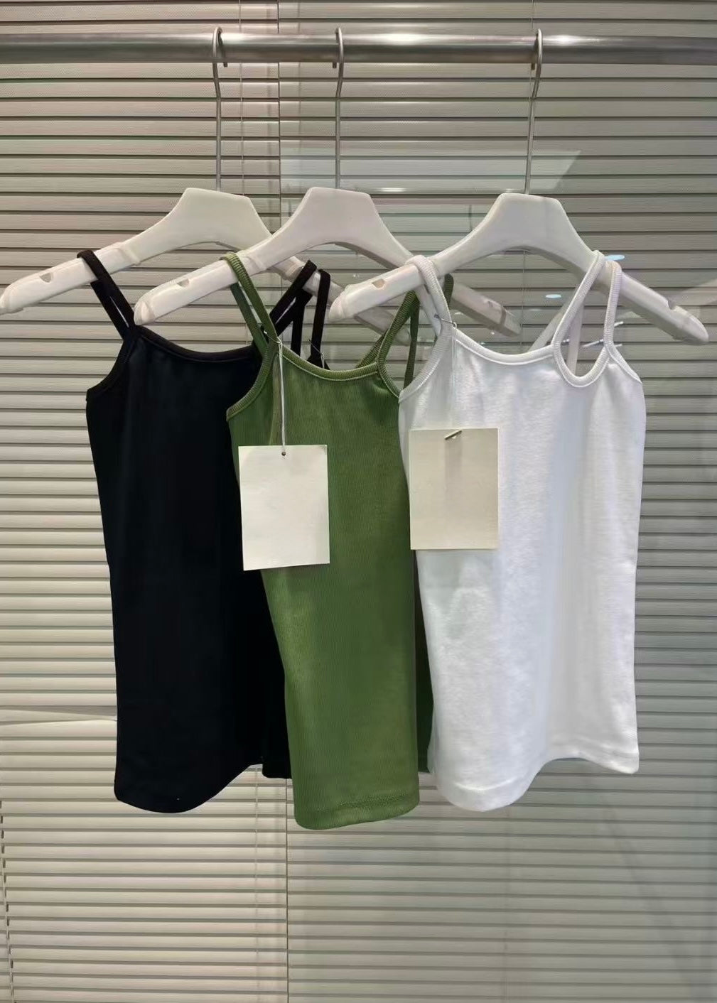 naomi vest 🫛 綠色必買