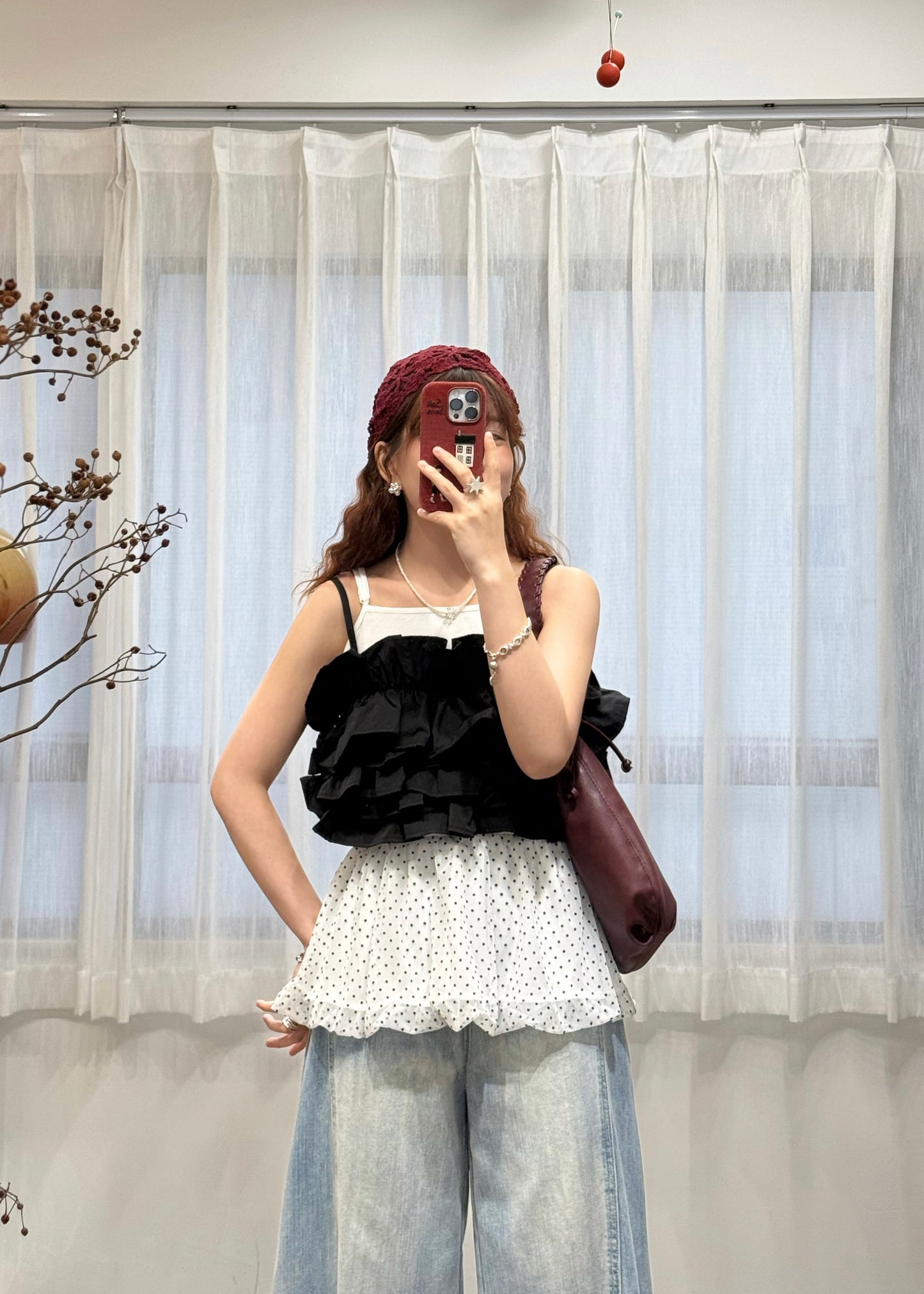 leona vest