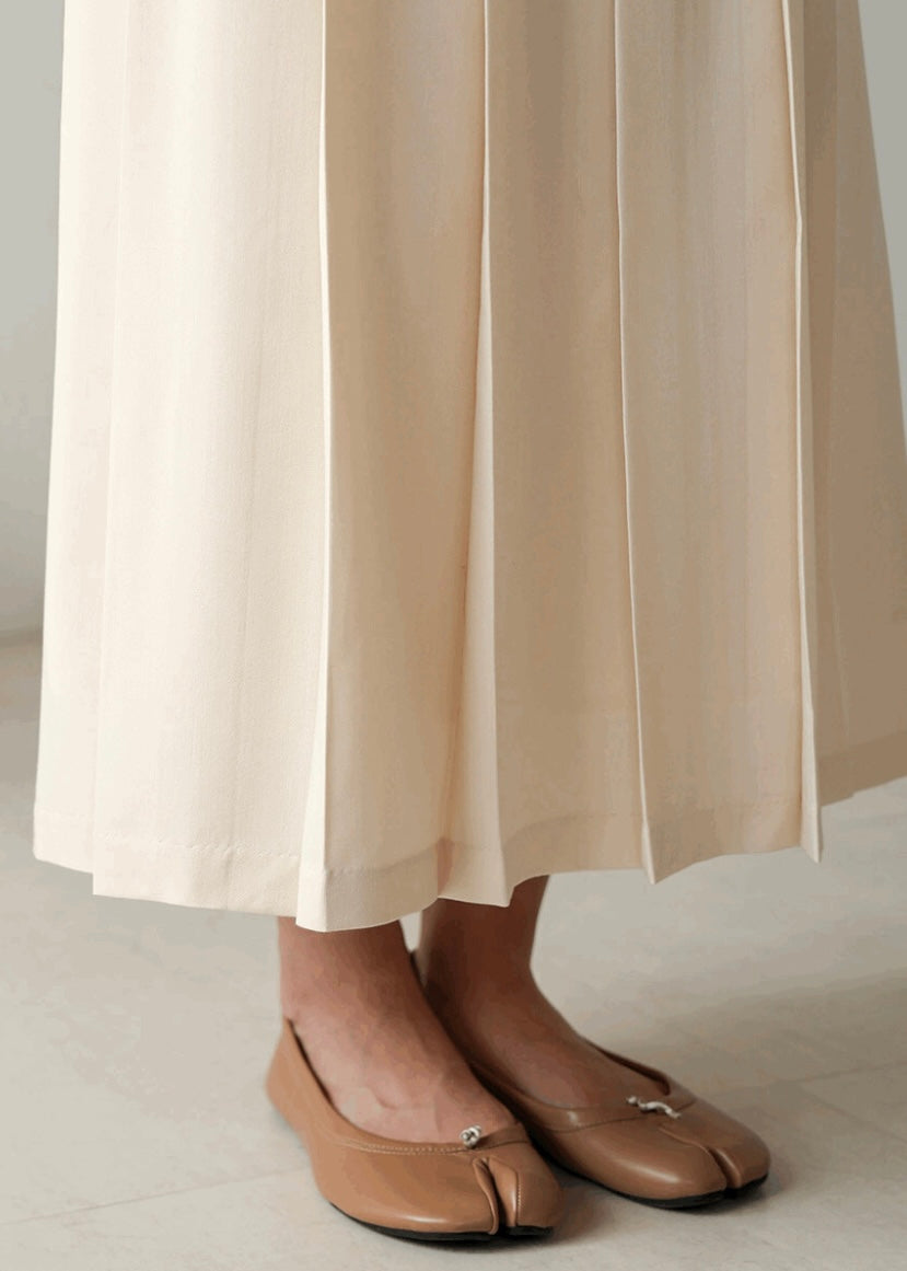 kiri pleats skirt