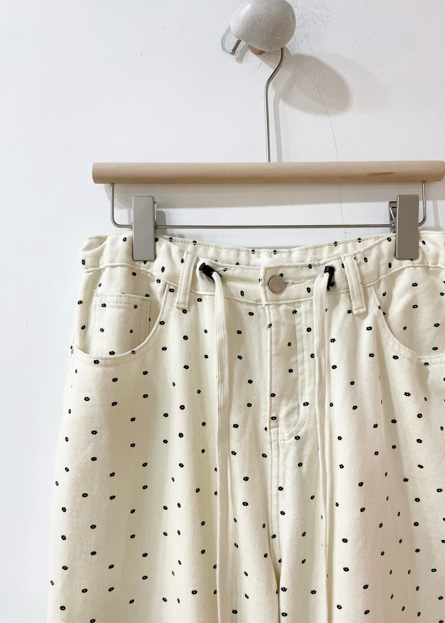 daisy pants (must buy!)