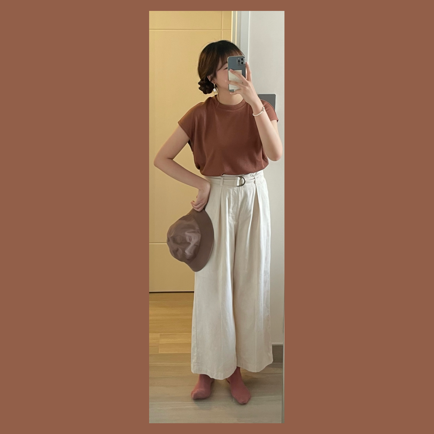 must buyの french sleeve top
